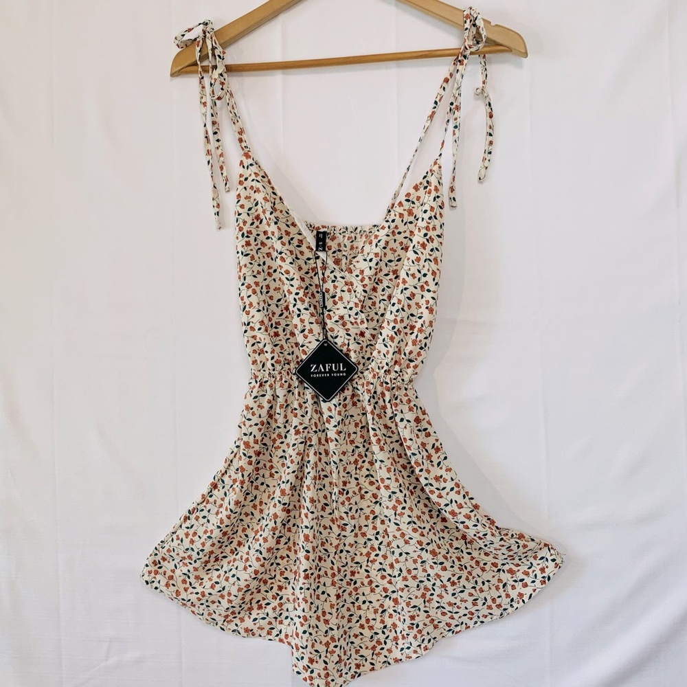 ZAFUL NWT Floral Spaghetti Straps Romper Size 4